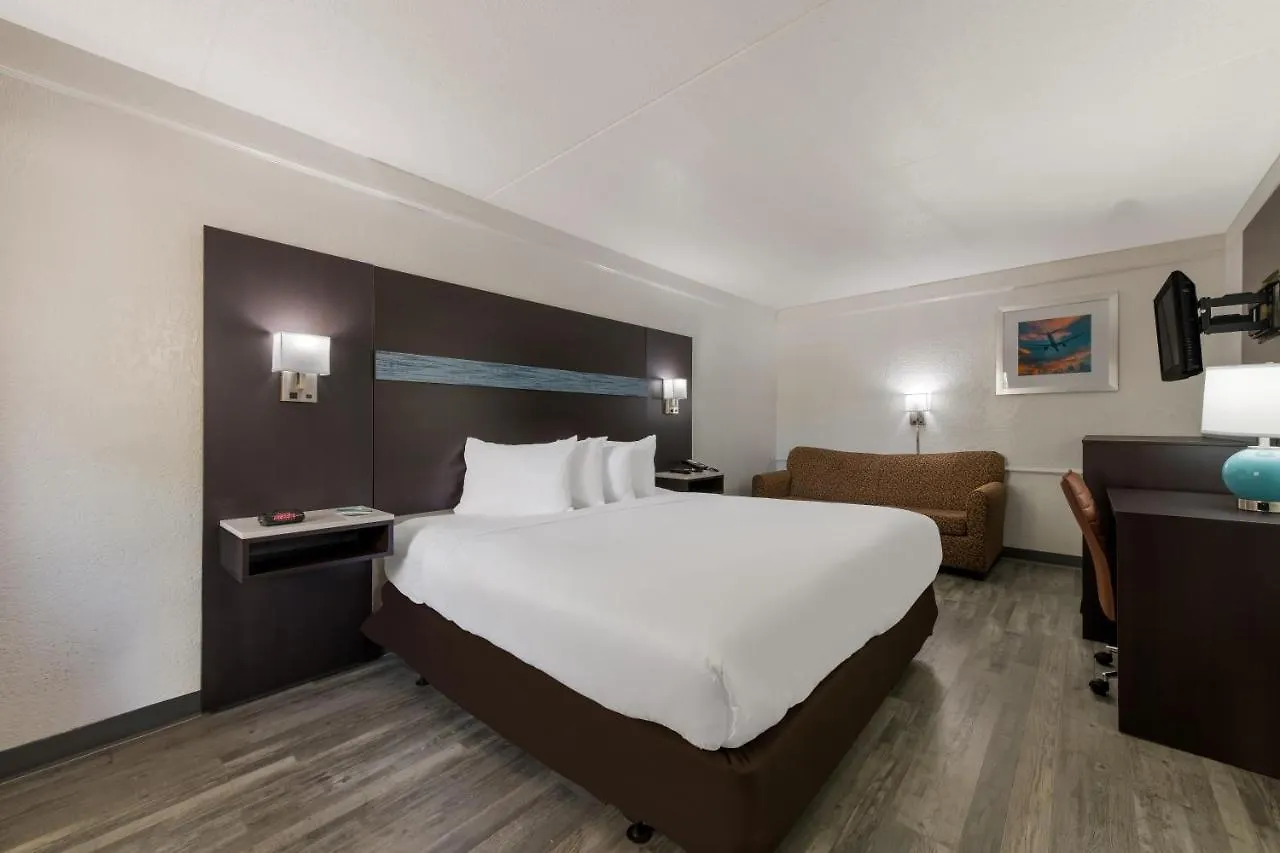 Quality Inn & Suites Airport Charlotte Hotel