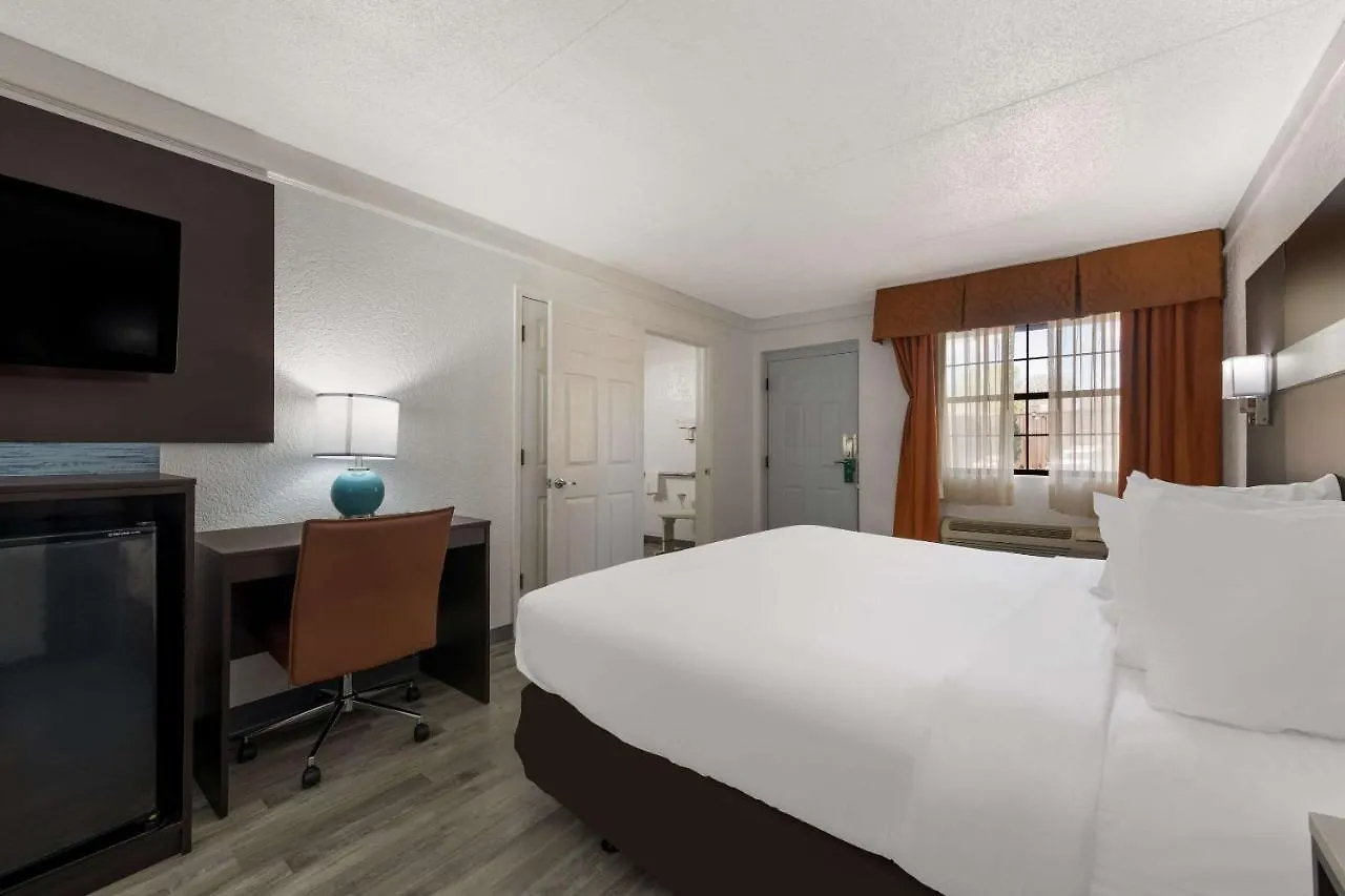 Hotel Quality Inn & Suites Airport Charlotte