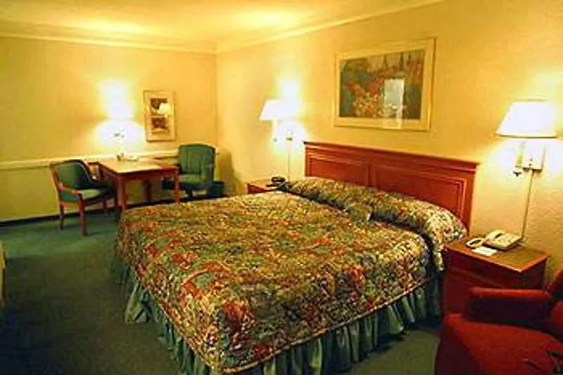 Quality Inn & Suites Airport Charlotte Hotel