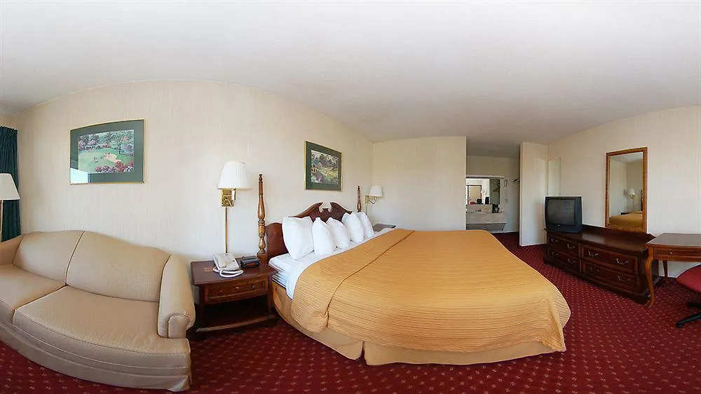 Quality Inn & Suites Airport Charlotte Hotel
